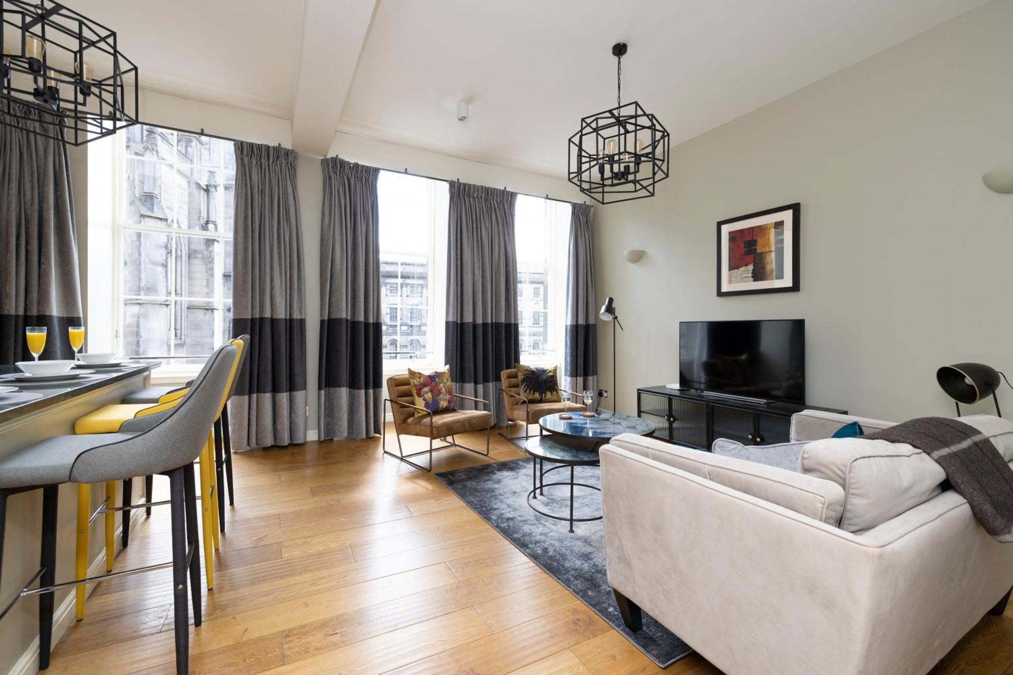 Royal Mile Apartments By Joivy Edinburgh Exterior photo